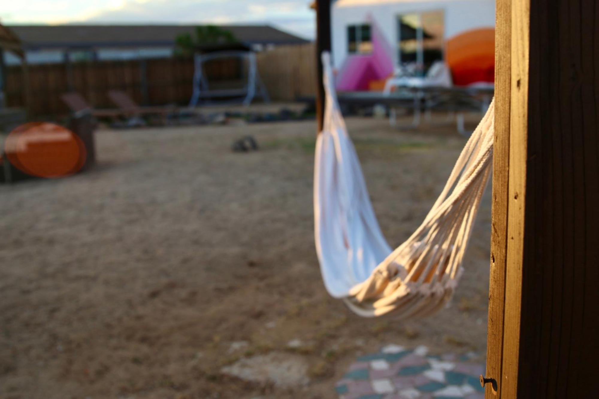 Twin Palms Desert Getaway - Jacuzzi, Fire Pit, Meditation Room & More Joshua Tree Exterior foto